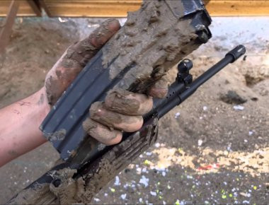 Βίντεο: Τα πέντε πιο αξιόπιστα όπλα - Έχουν γράψει ιστορία στην αμυντική βιομηχανία